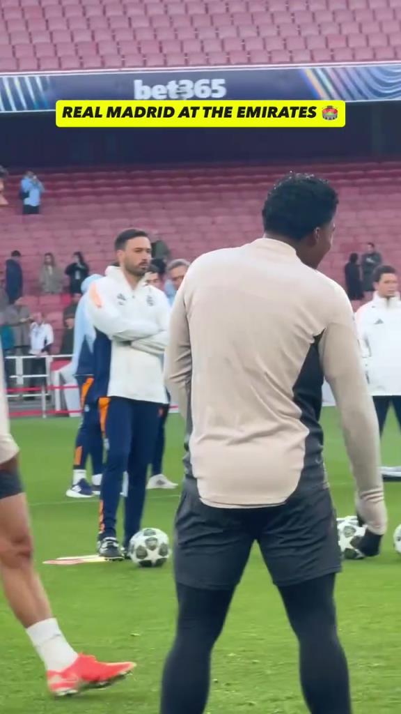 還能逆轉(zhuǎn)嗎？皇馬此前在酋長球場賽前熱身是快樂的！