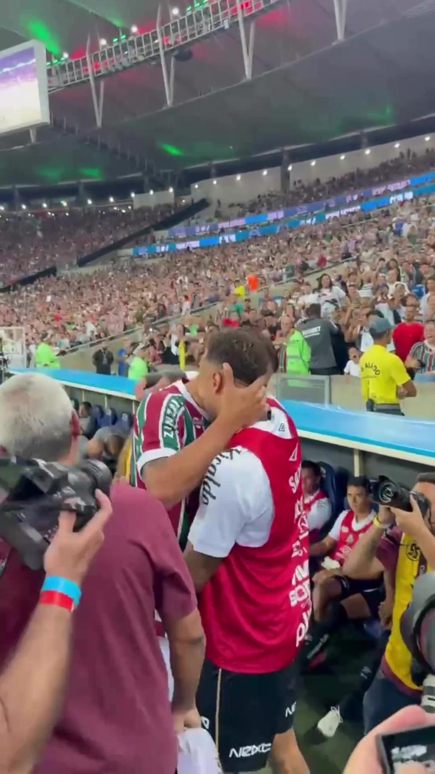 老友相見！內(nèi)馬爾賽前深情擁抱弟媳，當(dāng)時戰(zhàn)德國有這兩人的話…